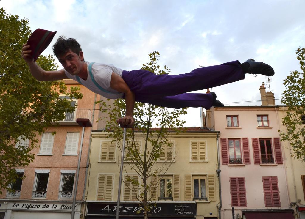 Bed and Breakfast Les Ateliers D'Art Roanne Esterno foto